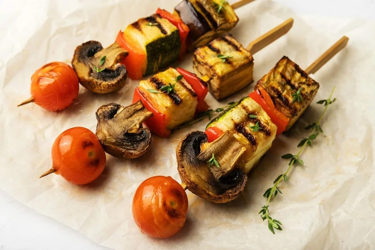 Овощной шашлычок с грибами