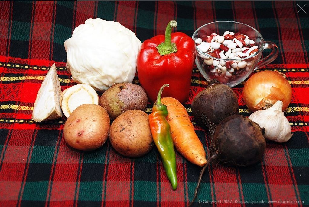 Классический, без мяса или украинский? Рецепты популярных борщей из свеклы