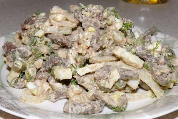 Салат с куриными сердечками