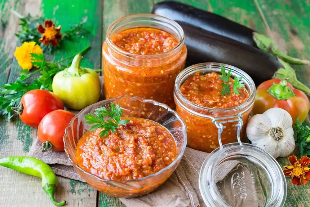 Домашняя аджика. 10 рецептов на любой вкус