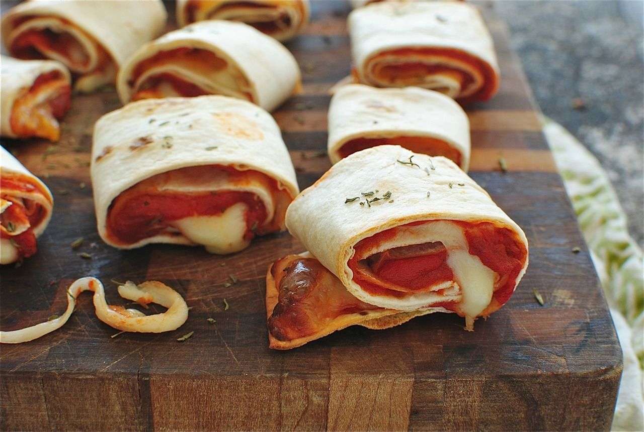 Пицца-роллы с курицей и сыром