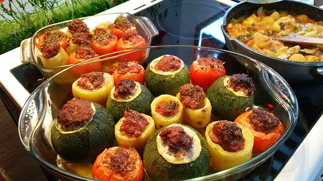 Не только перцы и кабачки. ТОП-8 рецептов фаршированных овощей