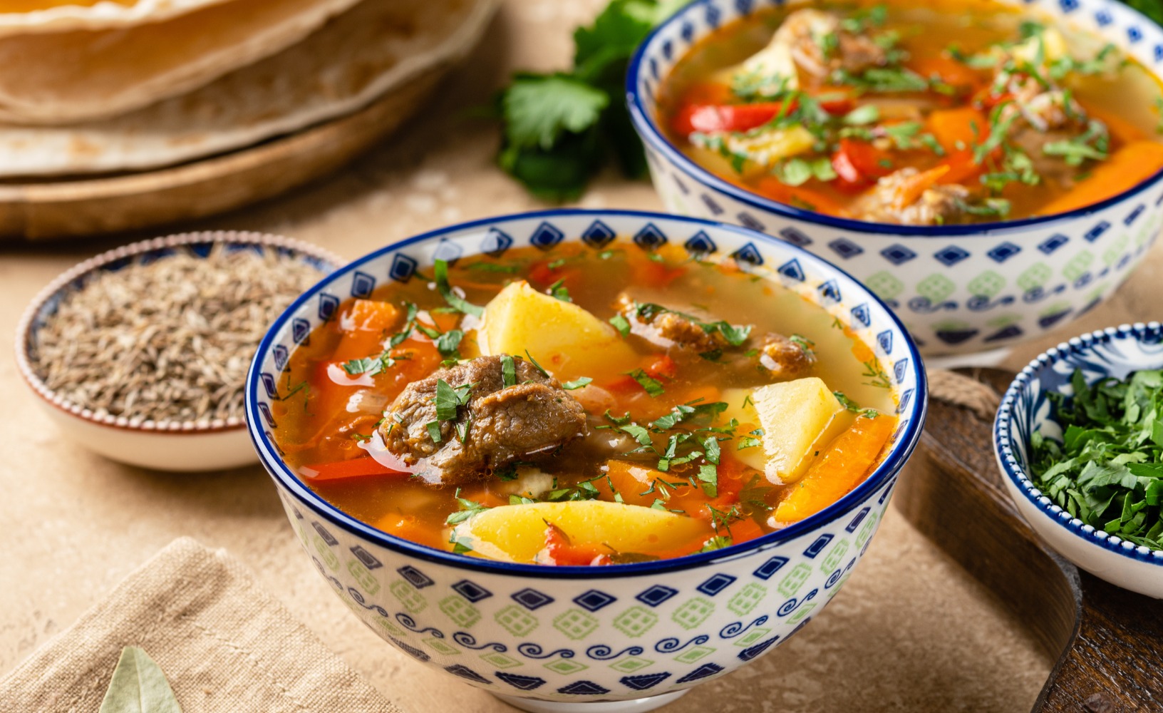 Шурпа (суп, бульон) — заправочный суп или мясной бульон