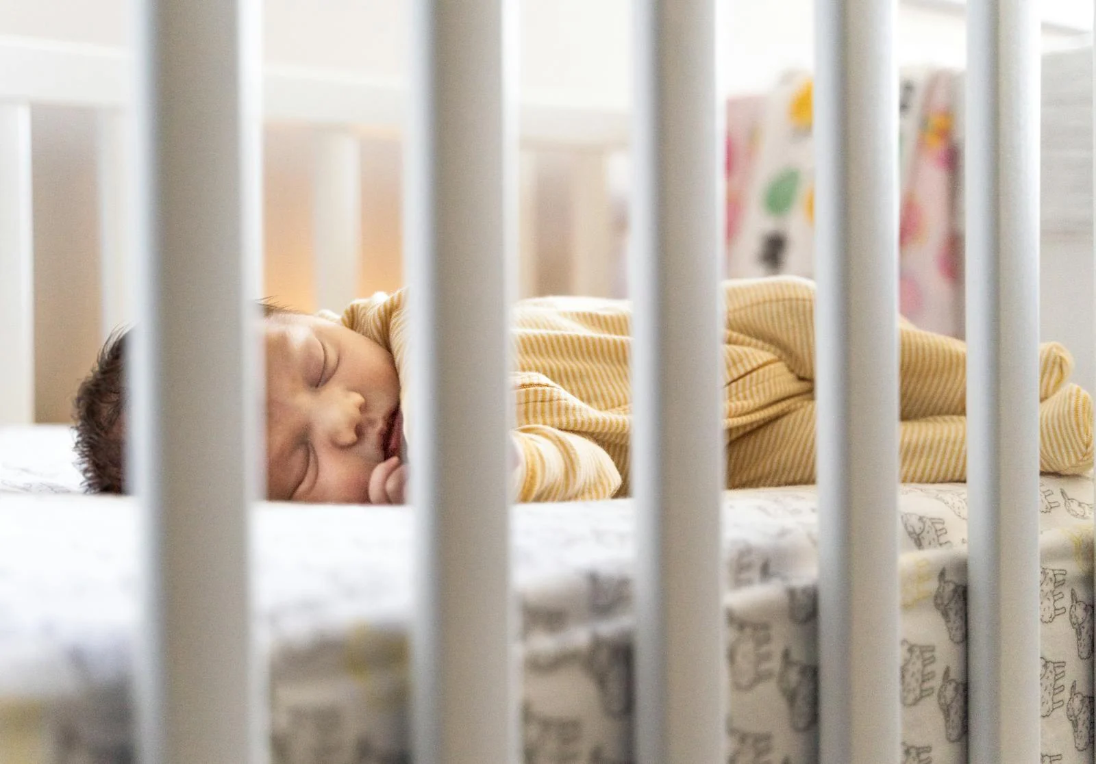 Одеяло и бортики  ловушки в детской постели